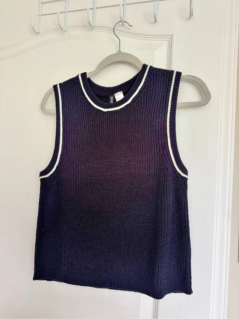 H&Medium Contrast Trim Tank Top in Black & White Size Medium NWT
